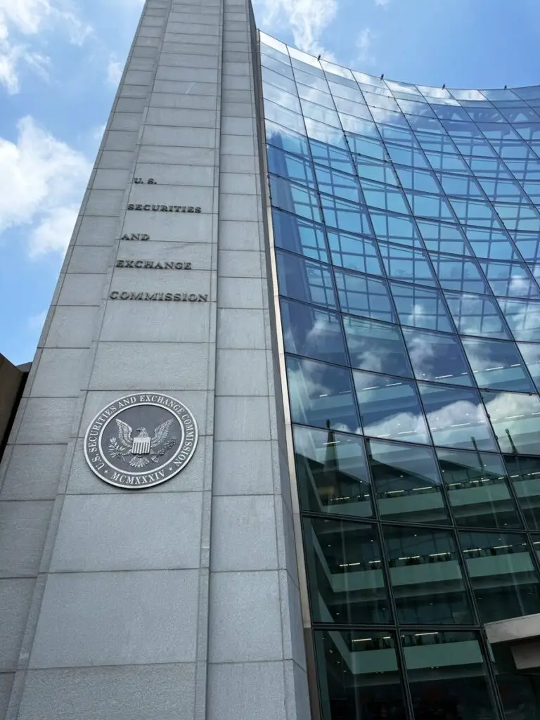sec’s-atkins-exempts-defi-platforms,-calls-bitcoin-proof-of-work-mining-and-self-custody-‘foundational-american-value’-–-the-defiant